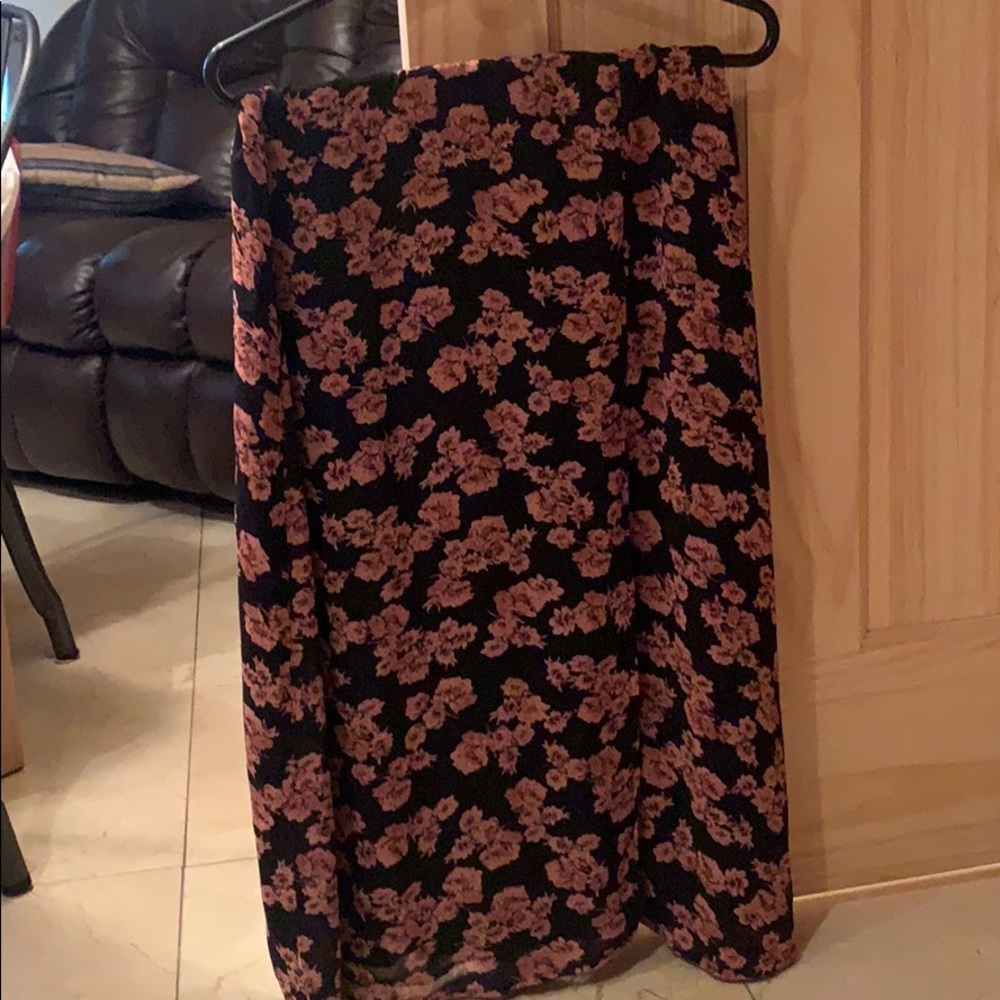 Floral Maxi skirt with slit